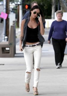 Megan Fox feet photo thumbnail