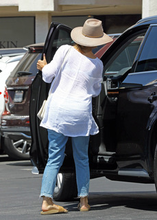 Minka Kelly feet photo thumbnail