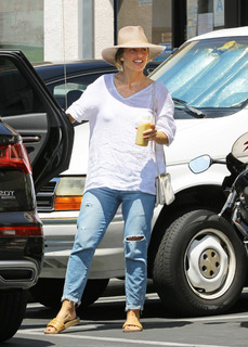 Minka Kelly feet photo thumbnail