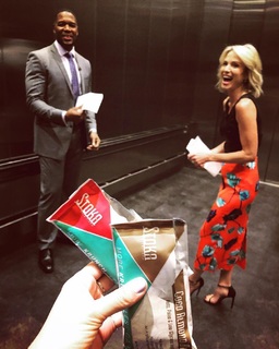 Amy Robach feet photo thumbnail