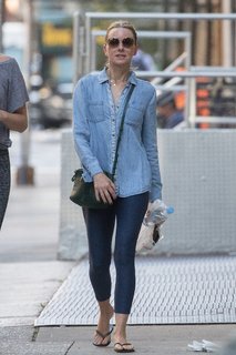Naomi Watts feet photo thumbnail