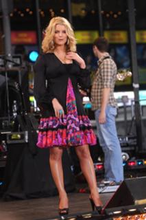 Jessica Simpson feet photo thumbnail