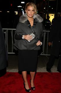 Jessica Simpson feet photo thumbnail