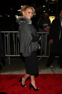 Jessica Simpson feet photo thumbnail
