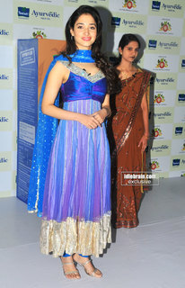 Tamannaah Bhatia feet photo thumbnail