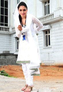 Tamannaah Bhatia feet photo thumbnail