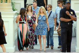 Jessica Simpson feet photo thumbnail
