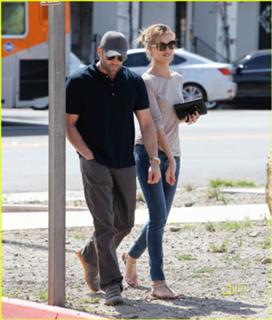 Rosie Huntington-Whiteley feet photo thumbnail