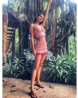 Sara Sampaio feet photo thumbnail