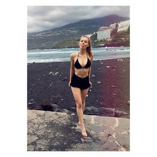 Karolina Pisarek feet photo thumbnail