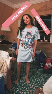 Jade Thirlwall feet photo thumbnail