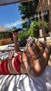 Busy Philipps feet photo thumbnail
