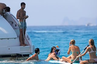 Chiara Ferragni feet photo thumbnail