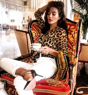 Amy Jackson feet photo thumbnail