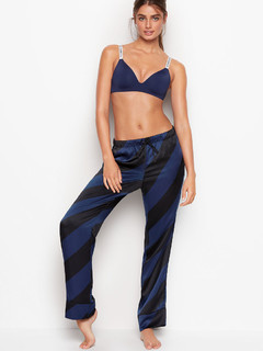 Taylor Hill feet photo thumbnail