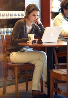 Keri Russell feet photo thumbnail