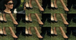 Anna Friel feet photo thumbnail