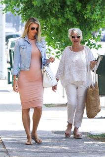 Paige Butcher feet photo thumbnail