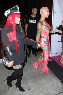 Amber Rose feet photo thumbnail