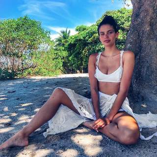 Sara Sampaio feet photo thumbnail