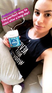 Lea Michele feet photo thumbnail