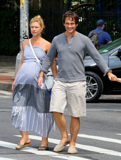 Claire Danes feet photo thumbnail