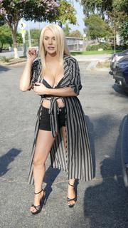 Courtney Stodden feet photo thumbnail