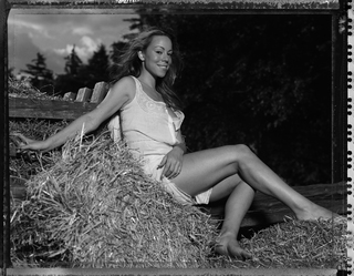 Mariah Carey feet photo thumbnail