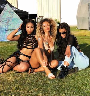 Jena Frumes feet photo thumbnail