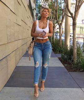 Jena Frumes feet photo thumbnail