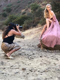 Laura Vandervoort feet photo thumbnail