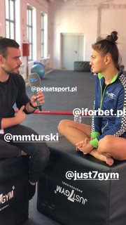 Karolina Kowalkiewicz feet photo thumbnail