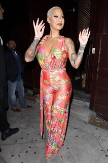 Amber Rose feet photo thumbnail