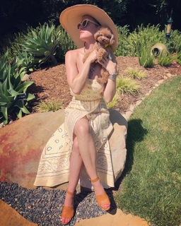 Katy Perry feet photo thumbnail