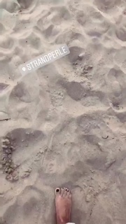 Sylvie Meis feet photo thumbnail