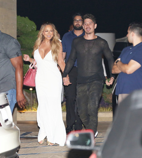 Mariah Carey feet photo thumbnail