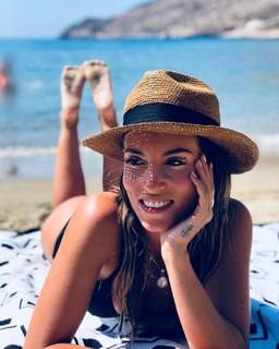 Athina Oikonomakou feet photo thumbnail