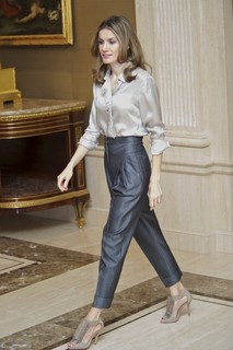 Queen Letizia of Spain feet photo thumbnail