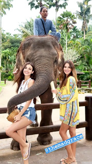 Victoria Justice feet photo thumbnail