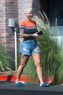 Amber Rose feet photo thumbnail