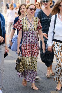 Naomi Watts feet photo thumbnail