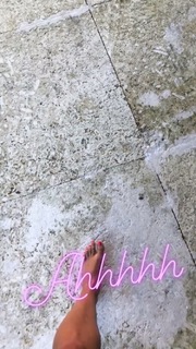 Reese Witherspoon feet photo thumbnail