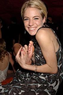 Sienna Miller feet photo thumbnail
