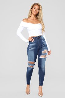 Lauren R. Wood feet photo thumbnail