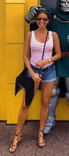 Melanie Sykes feet photo thumbnail