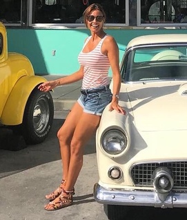 Melanie Sykes feet photo thumbnail
