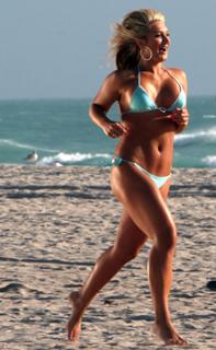 Brooke Hogan feet photo 2