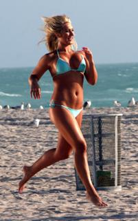 Brooke Hogan feet photo 3