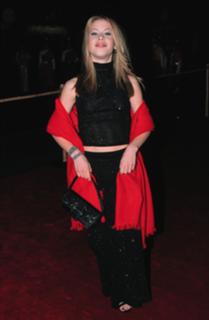 Tara Lipinski feet photo thumbnail