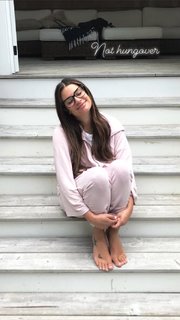 Lea Michele feet photo thumbnail